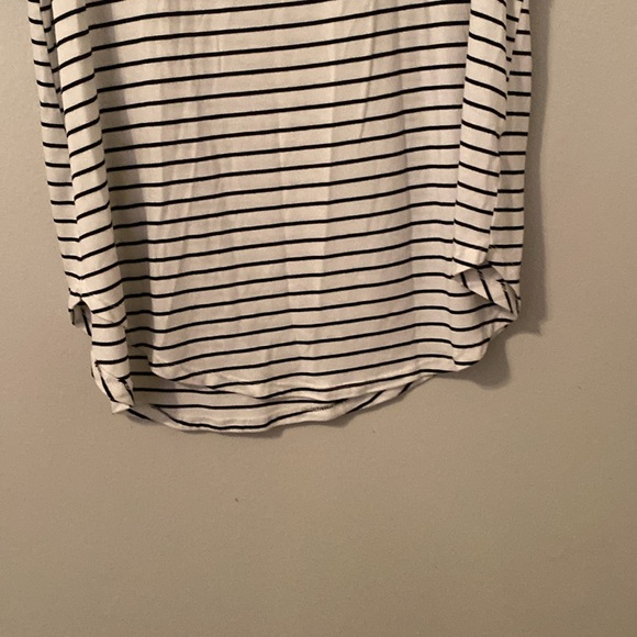 24/7 by Maurices Black and White Striped Short Sleeve Scoop Neck T-Shirt [XL] - Picture 3 of 6